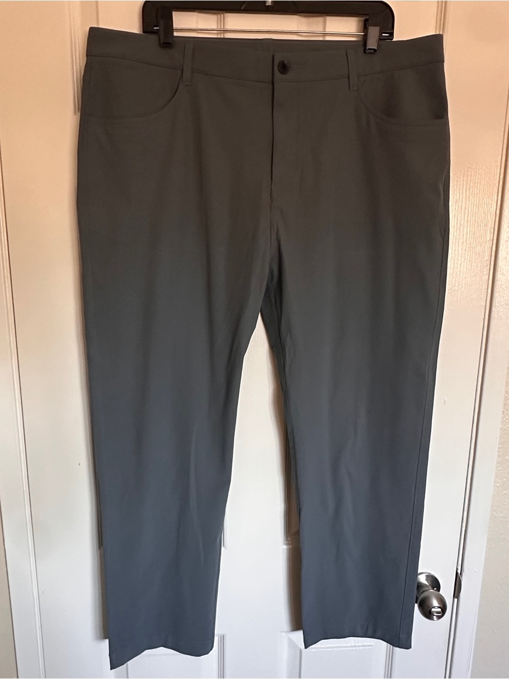 Vuori Meta Pant Men's 38x27 Gray Stretch Athletic Chino Pants V430